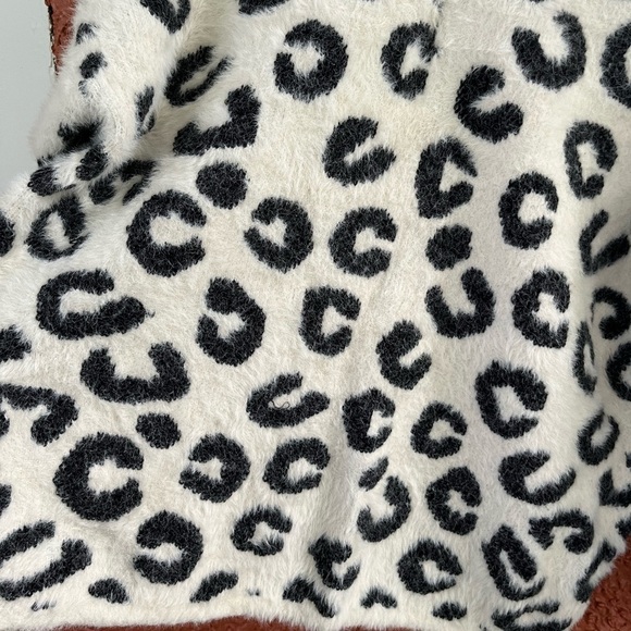 Racheal Chunky Cozy Animal Print Cheetah Sweater- Size Small - Picture 2 of 6